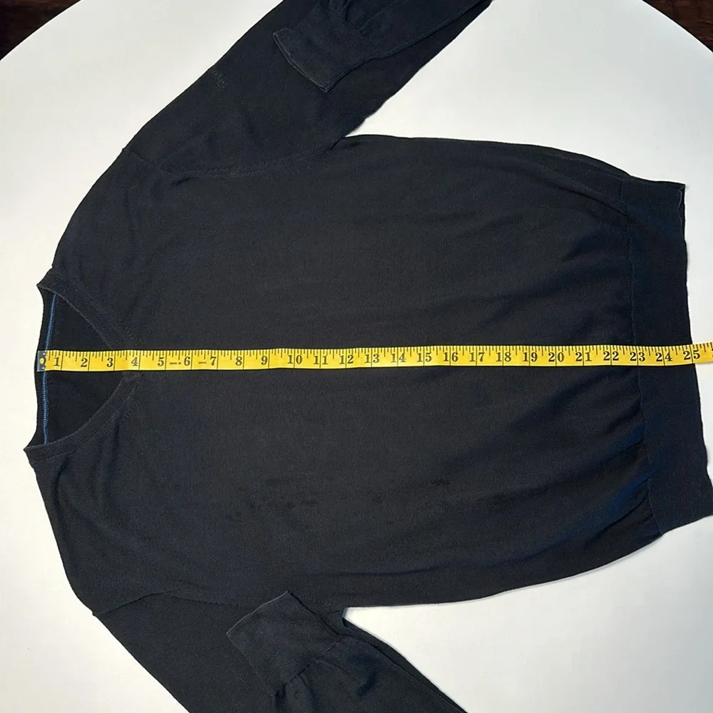 Facconable V-Neck black sweater. - Picture 2 of 4